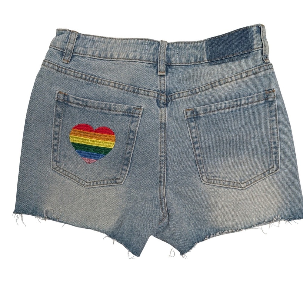 Khaki + Blue Womens 7/28 Light Wash Denim Shorts Rainbow Heart Patch Raw Hem NEW